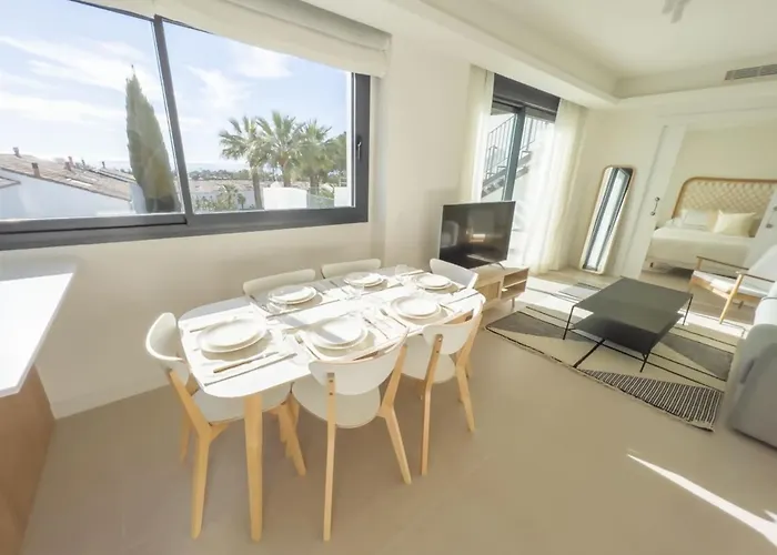 Pent-house On The Golden Mile Appartamento