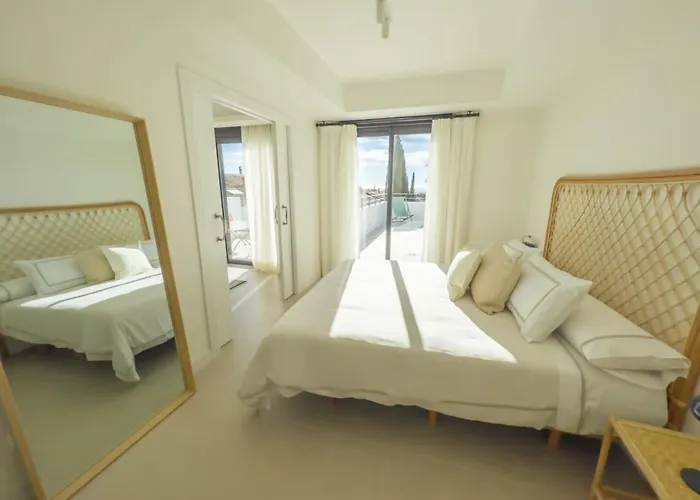 Pent-house On The Golden Mile Appartamento *
