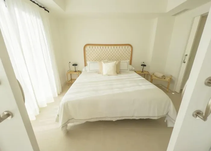 Pent-house On The Golden Mile Appartamento *